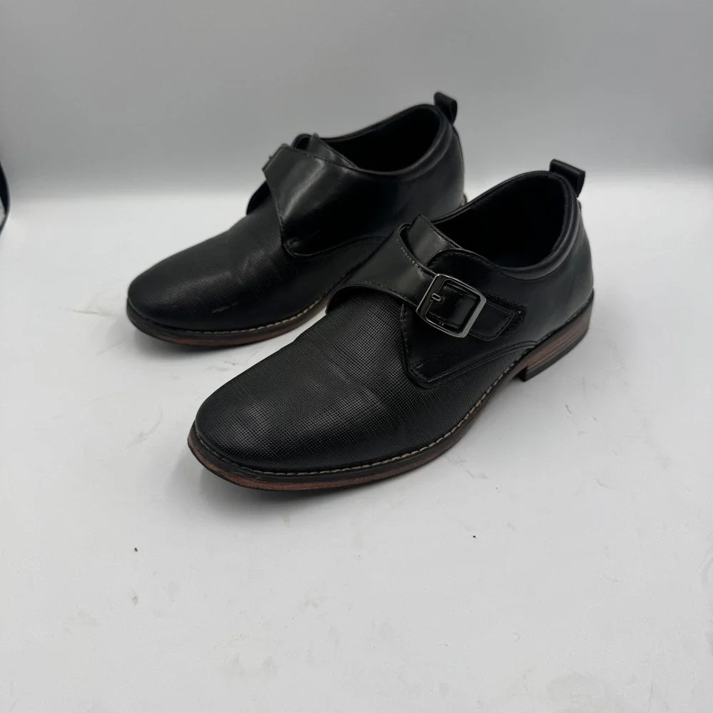 Tahari Frankie Boys Black Monk Strap Dress Shoes Size 5 Micro Patterned Toe